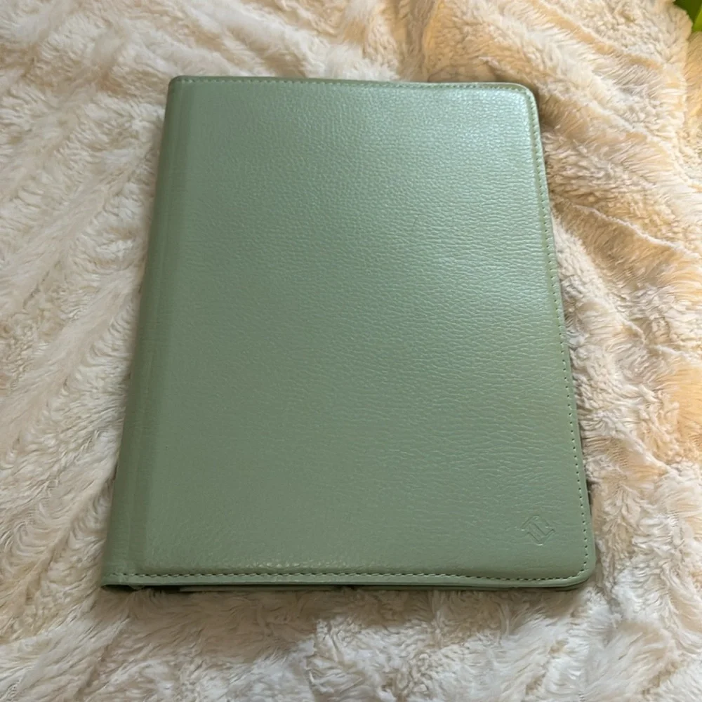 iPad rotating cover